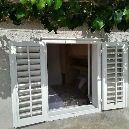 Veli Apartament Drvenik Veliki