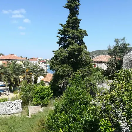 Apartament Veli *