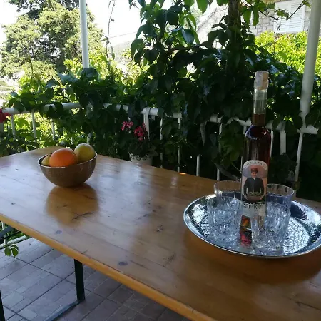 Veli Apartament Drvenik Veliki